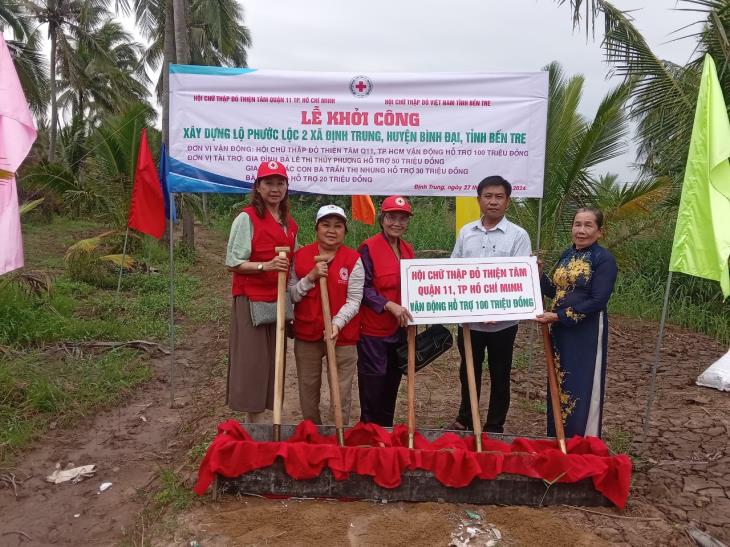 ĐỊNH TRUNG KHỞI CÔNG ĐƯỜNG LIÊN ẤP BÌNH TRUNG - CẢ NHỎ